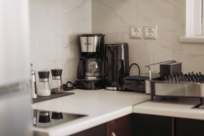 Full-size fridge, oven, stovetop, highchair - Chill Out Apartments (Chania)