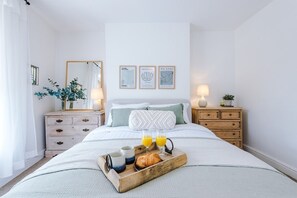 4 bedrooms, iron/ironing board, internet, bed sheets - Rufloreo Dale: homely & central (Derbyshire)