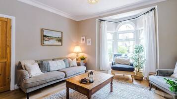 TV, peis, videospill og bordtennis