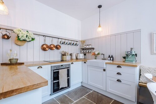 Rufloreo Dale: homely & central