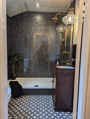 Hårtørrer, håndklæder