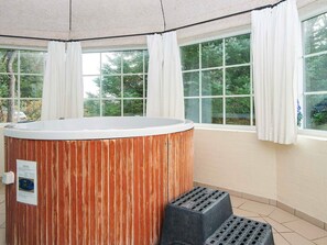 House | Property amenity - Luxury Pool House by Sea - By Traum Ferienwohnungen (Harboore)