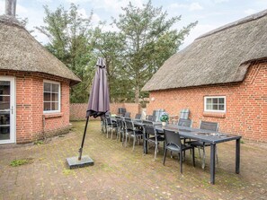 House | Dining - Luxury Pool House by Sea - By Traum Ferienwohnungen (Harboore)