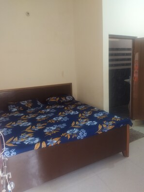 Quarto casal ou duplo conforto | 1 quarto, espaço de trabalho para notebook, Wi-Fi de cortesia