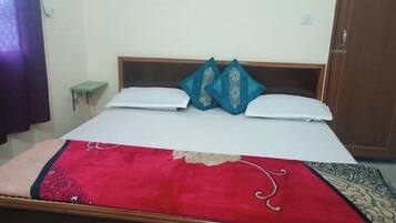 Phòng Deluxe | 1 phòng ngủ, khu vực làm việc phù hợp cho laptop