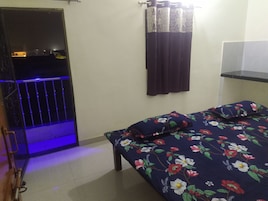 Espacio para trabajar con laptop y wifi gratis