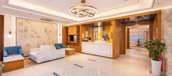 Tianhe Century Hotel (Huangshan South Gate Transfer Center)