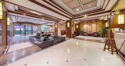Bingang International Hotel (Xishuangbanna Splash Plaza)