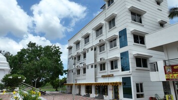 Mặt tiền nơi lưu trú