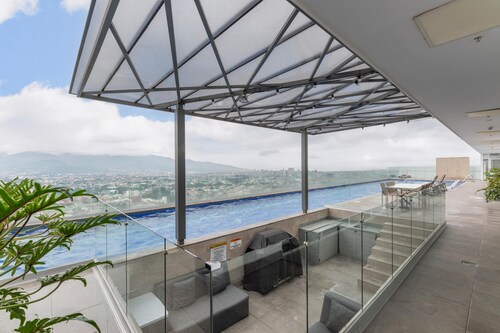 Vista Verde iFreses, 2nd floor! AC, TV and Pool