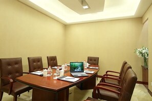 Unclassified image, 3 of 28, button - Meiyuan Hotel (Jiashan)