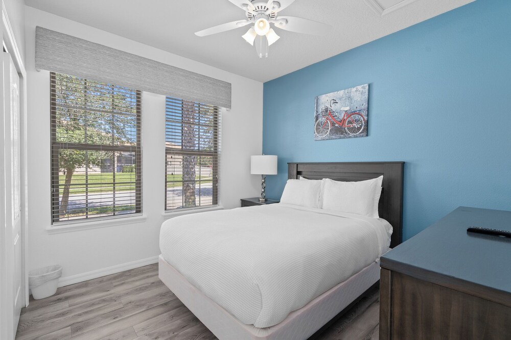 Luxurious 8Bedroom Villa with Private Pool & Games Room at Windsor at