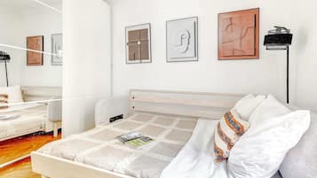 1 bedroom, desk, iron/ironing board, free WiFi
