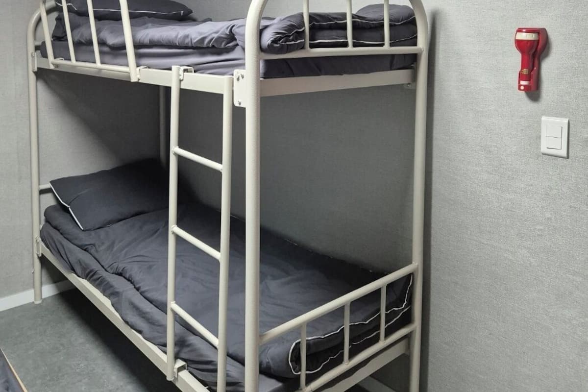 Twin kamer | Een bureau, geluiddichte muren, gratis wifi, beddengoed