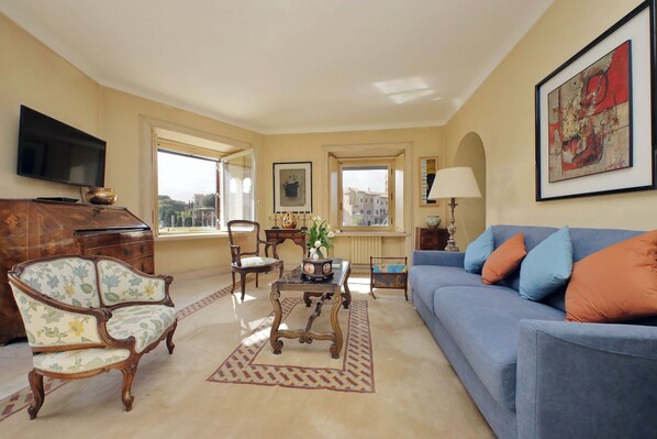 Téléviseur connecté, livres, imprimante