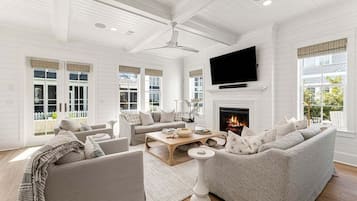 Smart-TV, Kamin, BĂŒcher