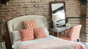 2 bedrooms, bed sheets - Charming Horwich Apartment With 2 Bedrooms (Bolton)