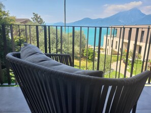 King Suite Dependance Balcone vista Lago | Utsikt fra balkong