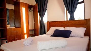 2 bedrooms, individually decorated, individually furnished, free WiFi