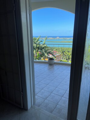 Interior - An earthy, comfortable stay over looking the city. Close beaches, food, airport  (Montego Bay)