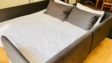 1 Schlafzimmer, Bügeleisen/Bügelbrett, Reisekinderbett, kostenloses WLAN