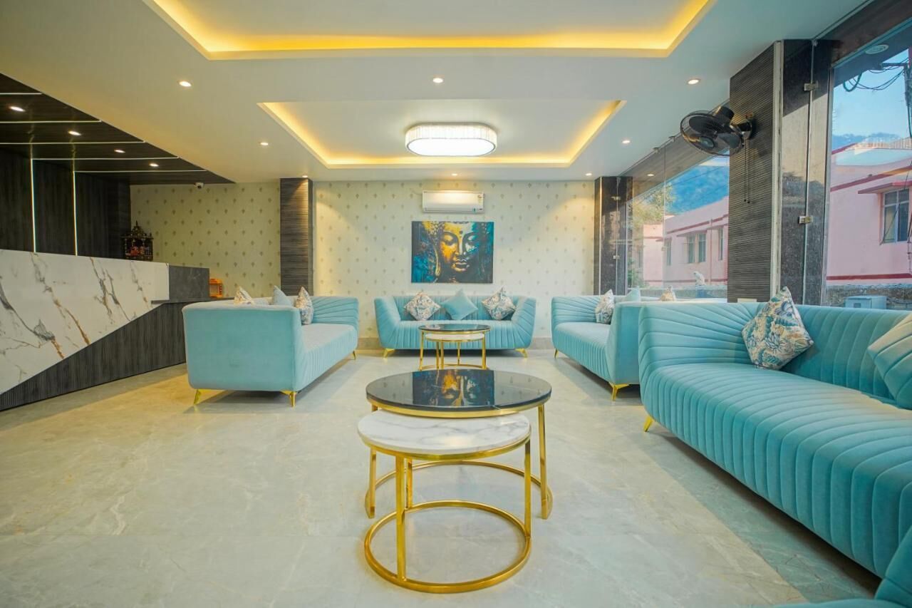 Coin salon dans le hall