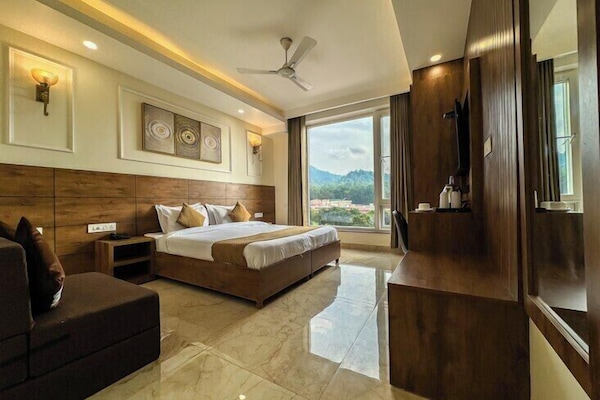 Premium Double Room | Free WiFi, bed sheets
