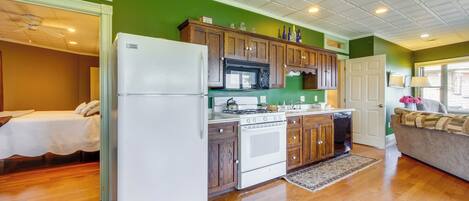 Fridge, microwave, oven, dishwasher