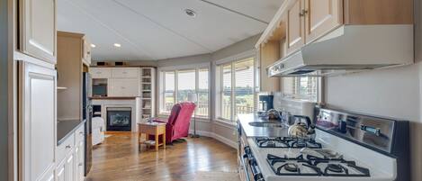 Fridge, microwave, dishwasher, coffee/tea maker