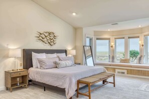 4 Schlafzimmer, Schreibtisch, Bügeleisen/Bügelbrett, Reisekinderbett