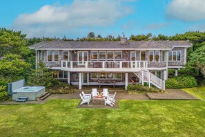 Exterior - Elk Ridge - Lux Oceanfront Family Retreat Hot Tub (Seaside)