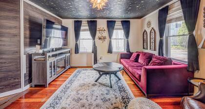 Ravens Hollow- Enchanting 2-bedroom condo Near Downtown Salem