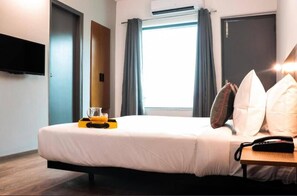 Deluxe Room, Balcony | 1 bedroom, free WiFi - Akshay Home Stay (Gurugram)