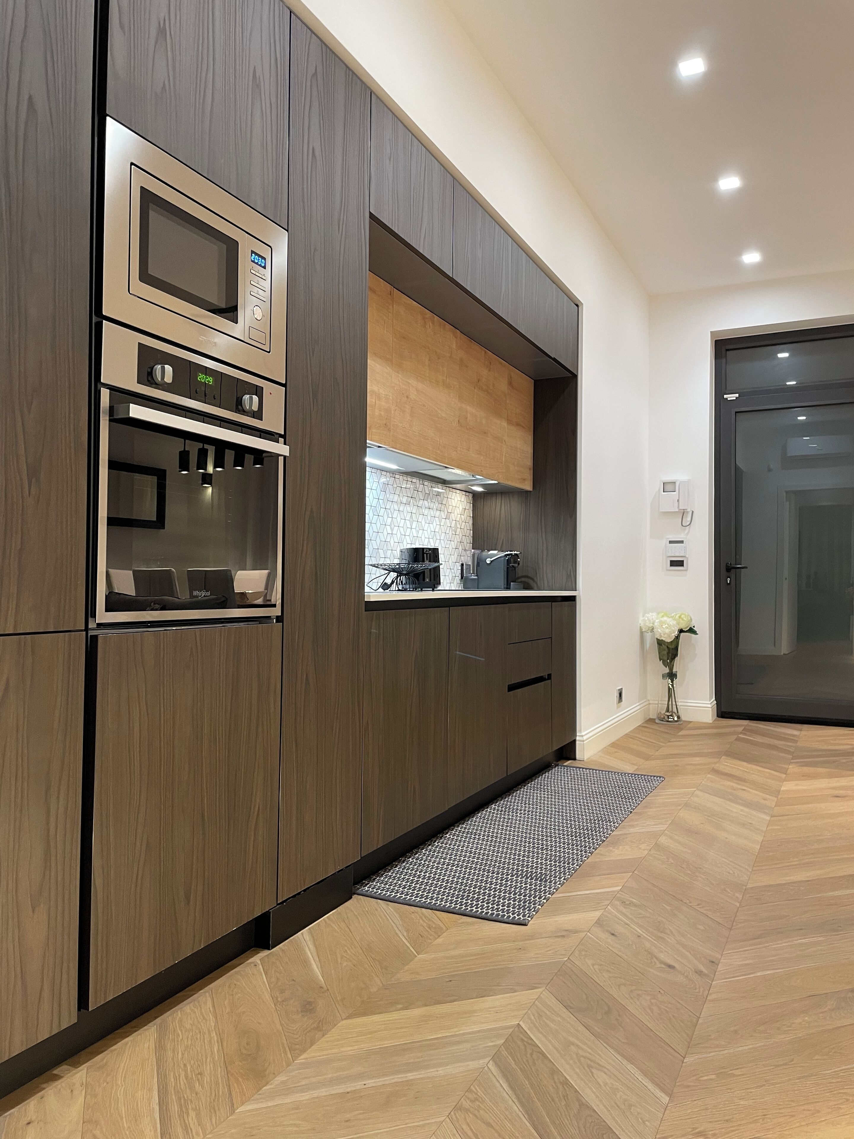 Kühlschrank, Mikrowelle, Ofen, Herdplatte