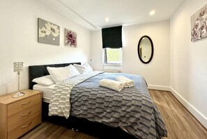 3 quartos, ferros/tábuas de passar roupa, Wi-Fi de cortesia