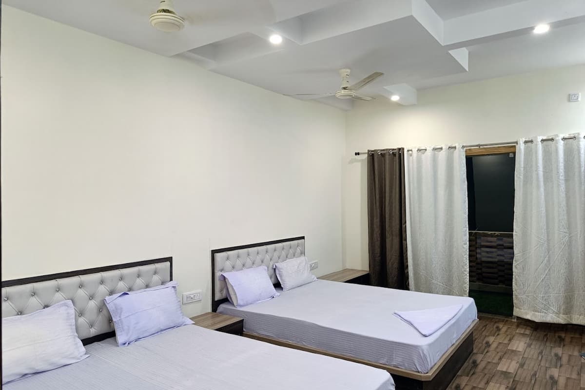 Family Room | Free WiFi, bed sheets
