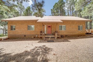 Casa (Multiple Bedrooms) | Parte interna