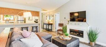 Pinehurst Home: Fire Pit, BBQ + Golf Course View!