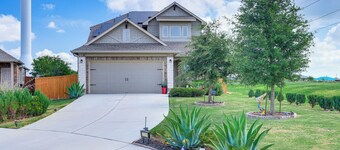 Large Fenced Yard: Family-friendly Kyle Home