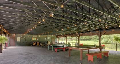 Community Rec Center: Outdoor Haven in Hillsgrove!