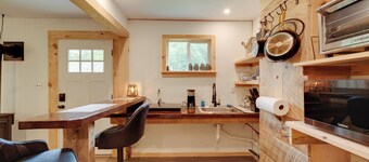 Community Rec Center: Outdoor Haven in Hillsgrove!