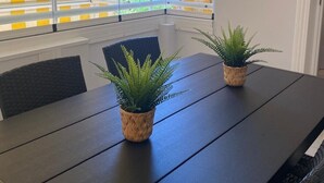 Apartment | Dining - Sunny Seaside Escape in Torremolinos (Torremolinos)