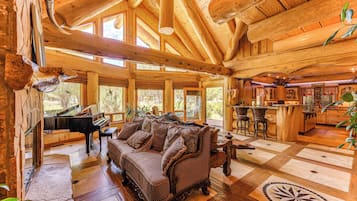 ู
ูุฒู (3 Bedrooms) | ู
ูุทูุฉ ุงูู
ุนูุดุฉ | ุชููุฒูููุ ู
ุฏูุฃุฉุ ููุชูุจ