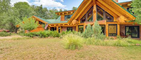 Rumah (3 Bedrooms) | Bagian depan properti