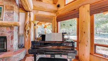 المنشأة من الداخل