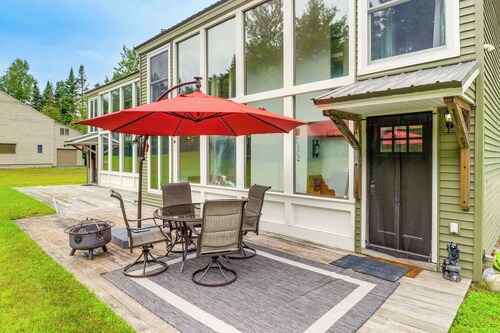 West Dover Townhome: Hot Tub, 2 Mi to Mount Snow!