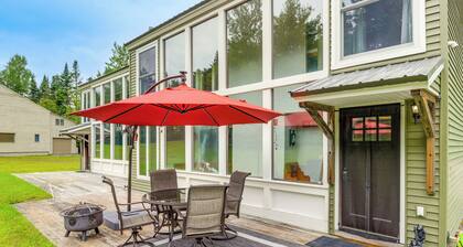 West Dover Townhome: Hot Tub, 2 Mi to Mount Snow!