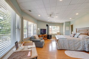 Apartment (0 Bedroom) | Interior - 4 Mi to German Village: Studio w/ Hot Tub! (Millersburg)