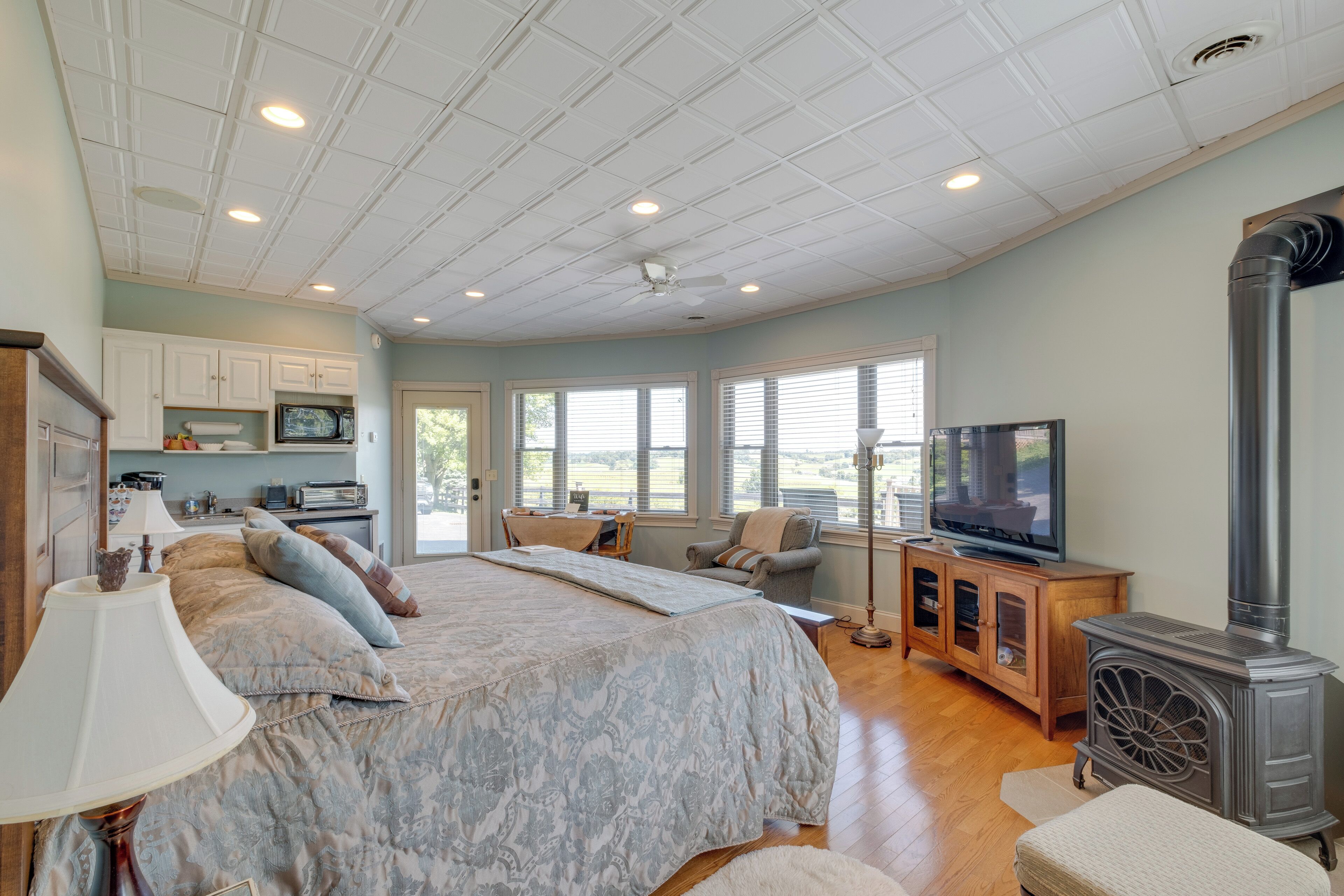 مكواة/لوح كي وملاءات أسرّة