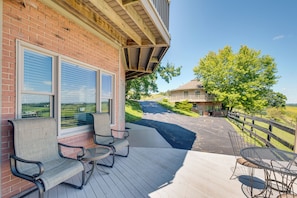 Apartment (0 Bedroom) | Interior - 4 Mi to German Village: Studio w/ Hot Tub! (Millersburg)